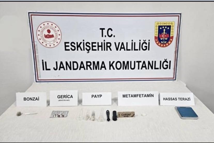 Jandarma piknik alanında uyuşturucu satan şahsı yakaldı