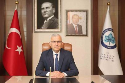 Rektör Çolak: "Milletleri kurtaracak olan yalnız ve ancak öğretmenlerdir"