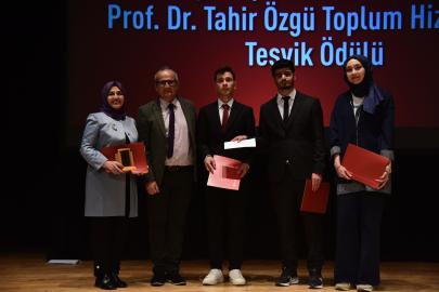 Anadolu Üniversitesi'nde vefa töreni