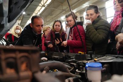 Büyükşehir Belediyesi’nden kadınlara uygulamalı bakım eğitimi