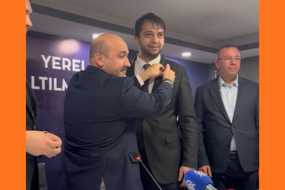 CHP’den ayrılan Berke Akyel’den Erdoğan vurgulu manifesto gibi konuşma