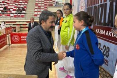 Eskişehir’de dev karate şöleni : 7 il, 332 sporcu!