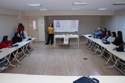 Gençlere Çeşitli Konularda Atölyeler Düzenlendi