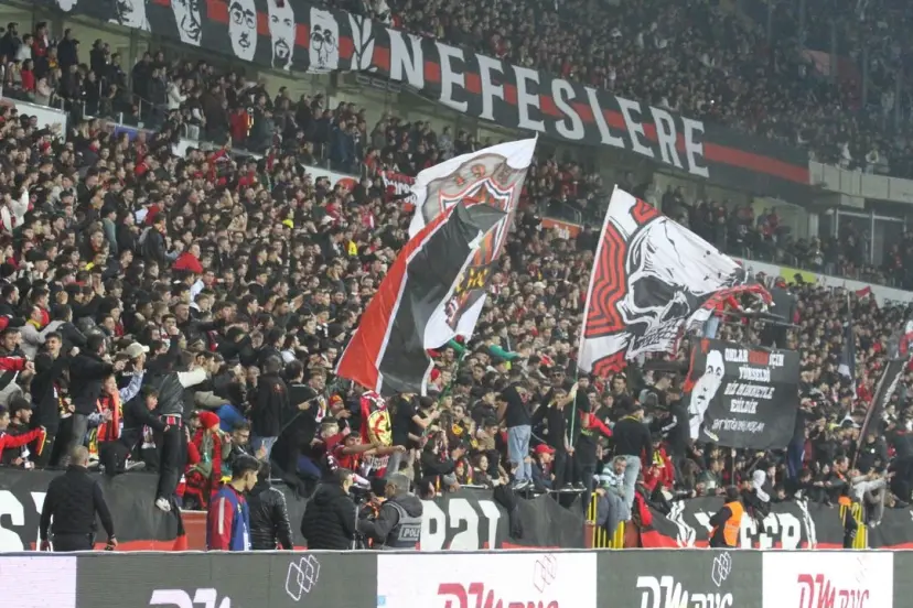 Karşıyaka Teknik Direktörü: Bu atmosferde gençler baskı hissediyor!