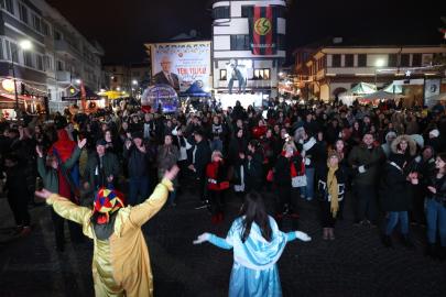 Müzik ve eğlence dolu yeni yıl pazarı başlıyor