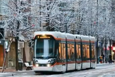 Aman dikkat! Valilik Eskişehir'i uyardı: Çatılar uçabilir, ağaçlar devrilebilir!