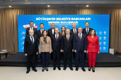 Ayşe Ünlüce’den Mersin mesajı: "Şeffaflığı ilke, halkçılığı pusula edindik"