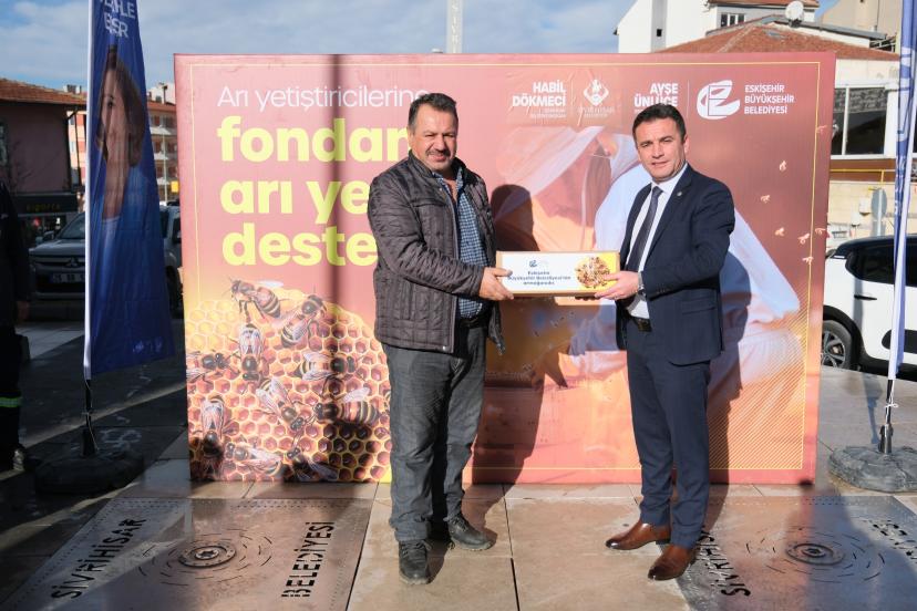 Eskişehir’in Sessiz Kahramanlarına "Can Suyu": Büyükşehir'den Arıcılara Dev Destek!