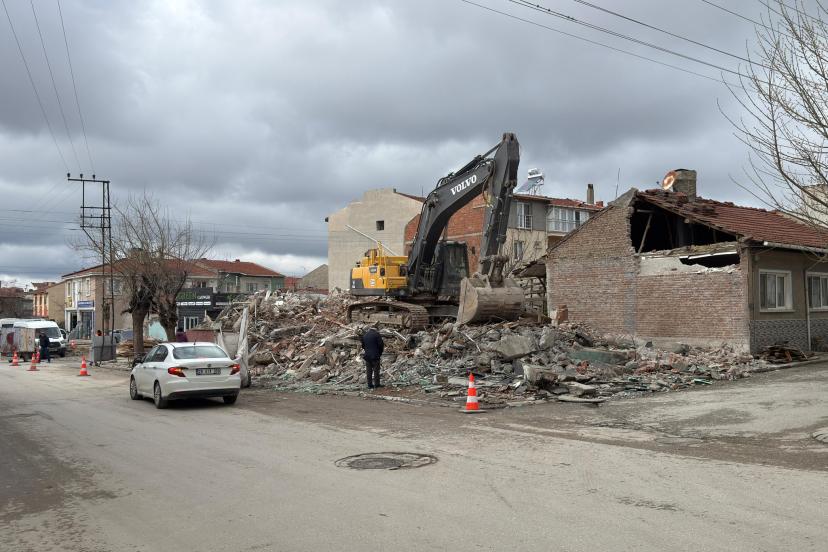 Yeşiltepe’de "Yıkım" Krizi: AK Parti’den Büyükşehir’e Sert Tepki!