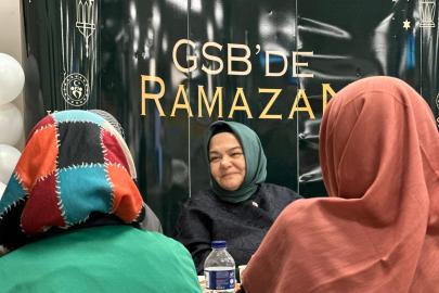 Yunus Emre Yurdu'nda Sahur Bereketi: Ayşen Gürcan Öğrencilerin Akademik Hedeflerini Dinledi