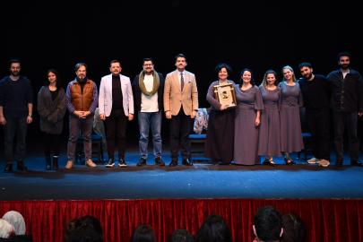 Eskişehir Şehir Tiyatroları Balıkesir'de Sahne Aldı