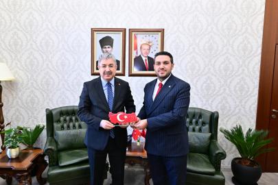 Valilikte Gençlik Buluşması! Dr. Erdinç Yılmaz, TÜGVA Yönetimini Ağırladı