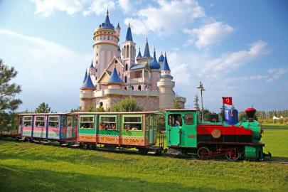 Parklar ve sosyal alanlar ziyaretçilere açık olacak