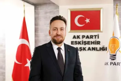 AK Parti Tepebaşı İlçe Başkanı Tunç: "Çimler Diz Boyu, Şaibeler Büyük!"