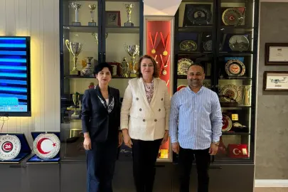 Vali Erdinç Yılmaz’ın Eşi Şenay Yılmaz’dan Medya 26 Grubu’na Nazik Ziyaret