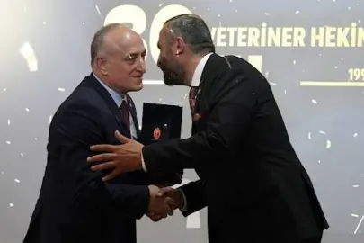 Yüksel Çil’e Hizmet Teşekkürü: Plaket Takdim Töreni Gerçekleşti