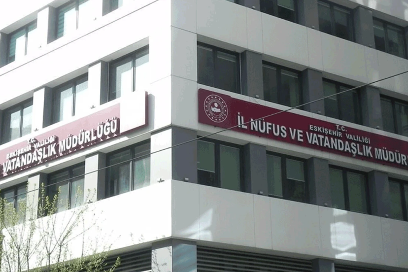 Odunpazarı ve Tepebaşı'nda hafta sonu nöbeti: 22 öğrenciye geçici kimlik