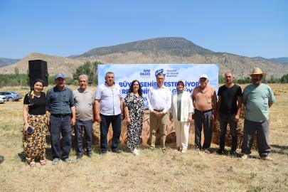 Sarıcakaya ve Mihalgazi’de Üreticiye Büyük Destek: Binlerce Yem Balyası Dağıtıldı!