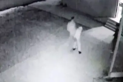 Cami Avlusunda İmama Saldırı