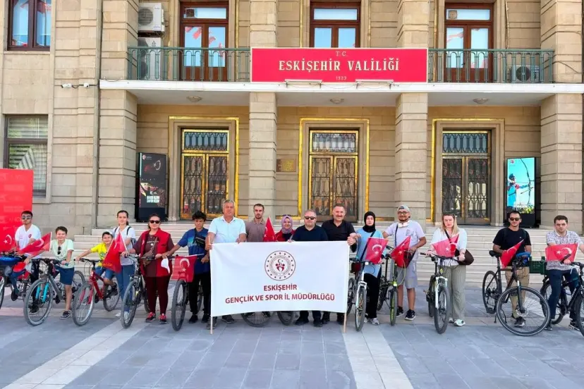 Eskişehir'de Gençler Milli Birlik İçin Pedal Çevirdi