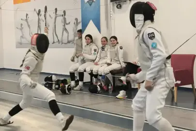 Eskrimde yeni sporcular yetişiyor