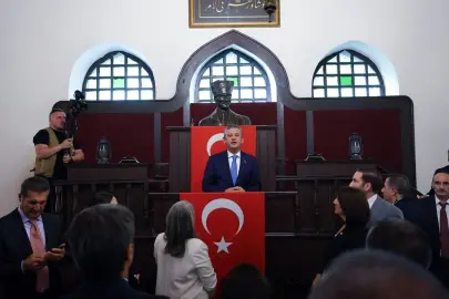 Özgür Özel: “YENİ Parti İlk ve Son Kez Ana Muhalefet”