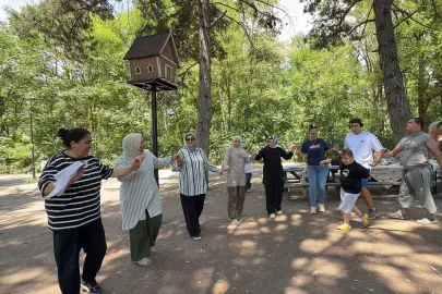 Engelsiz Kültür ve Sanat Merkezi Öğrencileri Regülatör Alanı'ndaki Piknikte Buluştu