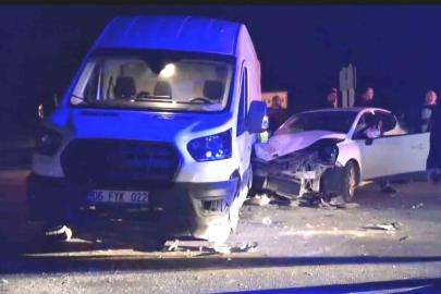 Hisarcık’ta otomobil ile minibüs çarpıştı: 3 yaralı