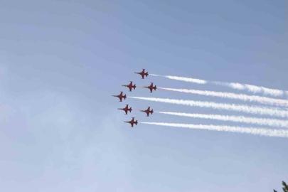 Türk Yıldızları, 30 Ağustos’ta Zafertepeçalköy semalarını renklendirdi