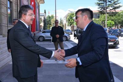 Adalet Bakan Yardımcısı Tuncay, Eskişehir Valisi Yılmaz’ı ziyaret etti