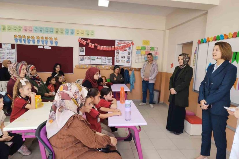 Altıntaş’ta Uyum Haftası heyecanı: Minik öğrenciler okula ilk adımı attı