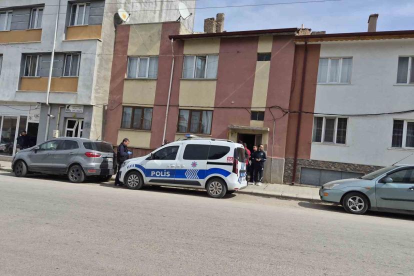 Eskişehir’de 52 yaşındaki adam merdivenin altında ölü bulundu