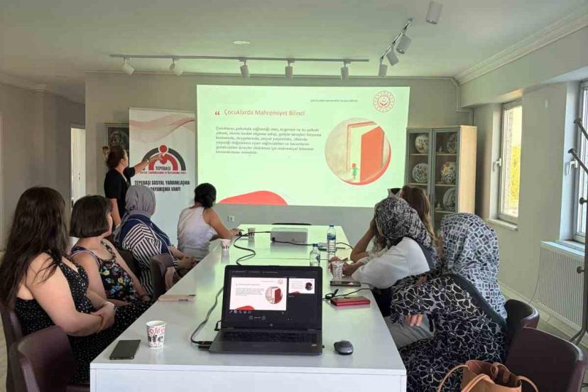 Eskişehir’de ADEM kursiyerlerine aile ve teknoloji eğitimi