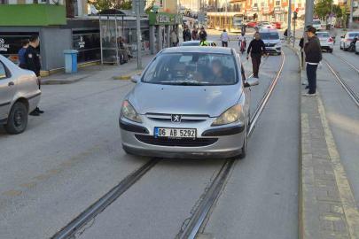 Eskişehir’de otomobilin çarptığı yaşlı kadın yaralandı