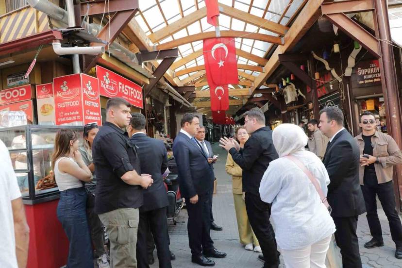 Kütahya Valisi Musa Işın, Sokak Sağlıklaştırma Projesi alanında incelemelerde bulundu