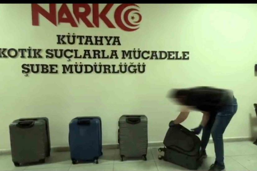 Kütahya’da narkotik operasyonu: Valizlerden 98,74 kilo pregabalin çıktı