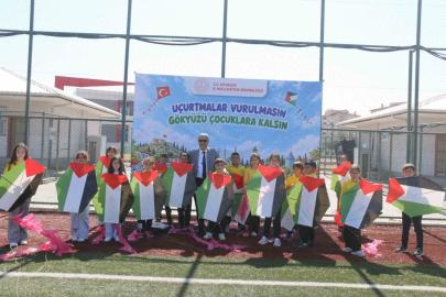 Kütahya’da öğrencilerden Gazze’deki çocuklara uçurtmalı mesaj