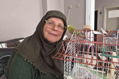 Ölmek üzereyken sahiplendiği muhabbet kuşu hayat arkadaşı oldu