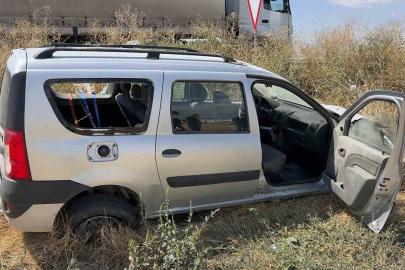 Sarampole giren otomobilde 2 kişi yaralandı