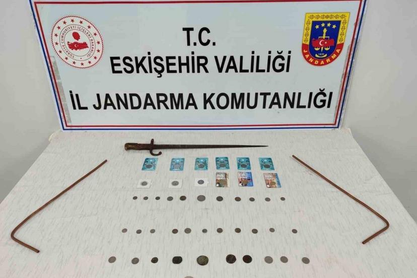 Satılmaya hazırlanan tarihi eserler ele geçirildi
