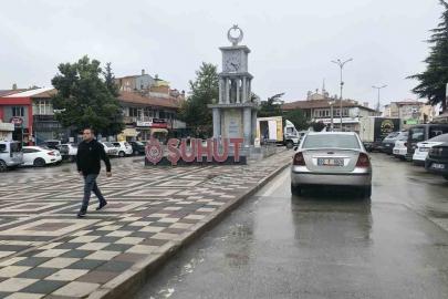 Şuhut’ta yağış etkisini gösterdi