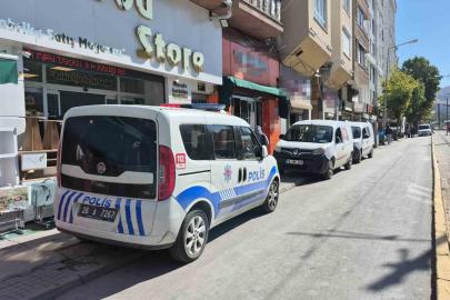 Açıktaki rezistansa temas eden fırın çalışanı elektrik akımına kapılarak ağır yaralandı
