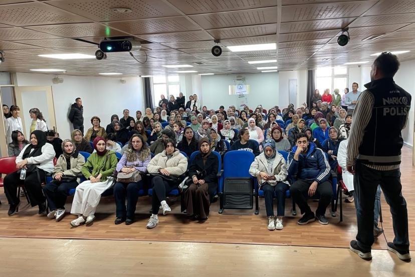 Afyonkarahisar’da NarkoAnne projesi sürüyor