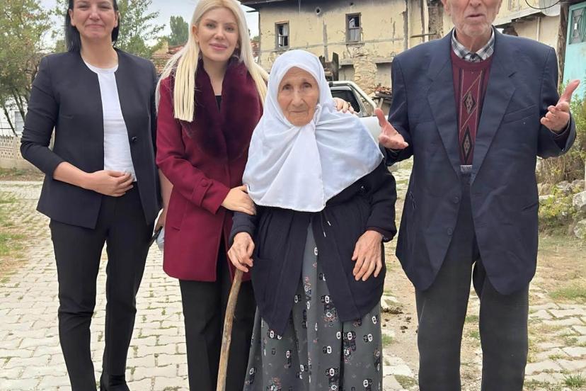Altıntaş Kaymakamı Yıldırım’dan yaşlı çifte anlamlı ziyaret