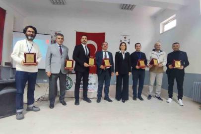 Altıntaş’ta "Köyde Bilim" projesi sürdürülebilir tarım söyleşisiyle tamamlandı