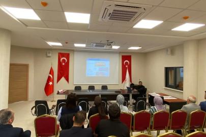 Altıntaş’ta okul idarecileri ve rehber öğretmenlere sosyal destek modeli anlatıldı