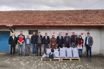 Aslanapa’da 8 üreticiye yüzde 50 hibeli çörekotu tohumu desteği