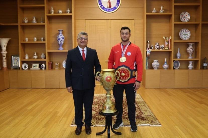 DPÜ’lü Melih Özdemir Cumhurbaşkanlığı Kupası’nda şampiyon oldu