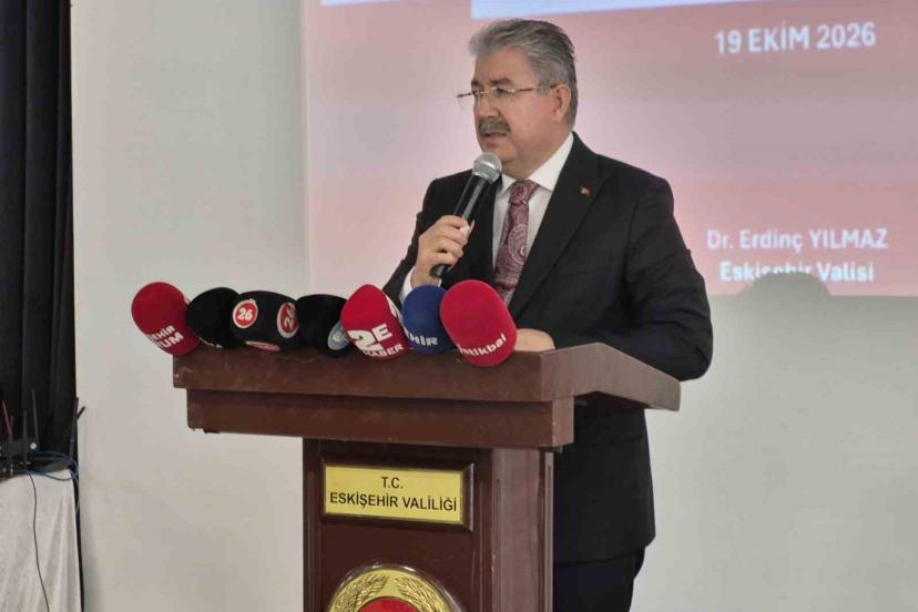 Eskişehir Valisi Dr. Yılmaz, muhtarlara ’Yürekten istirhamımdır’ diye seslendi