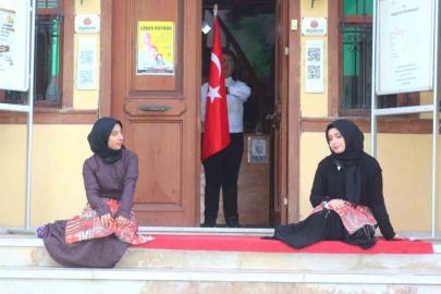 Eskişehir’de Cumhuriyet coşkusu Gençlik Tiyatrosuyla sahneye taşındı